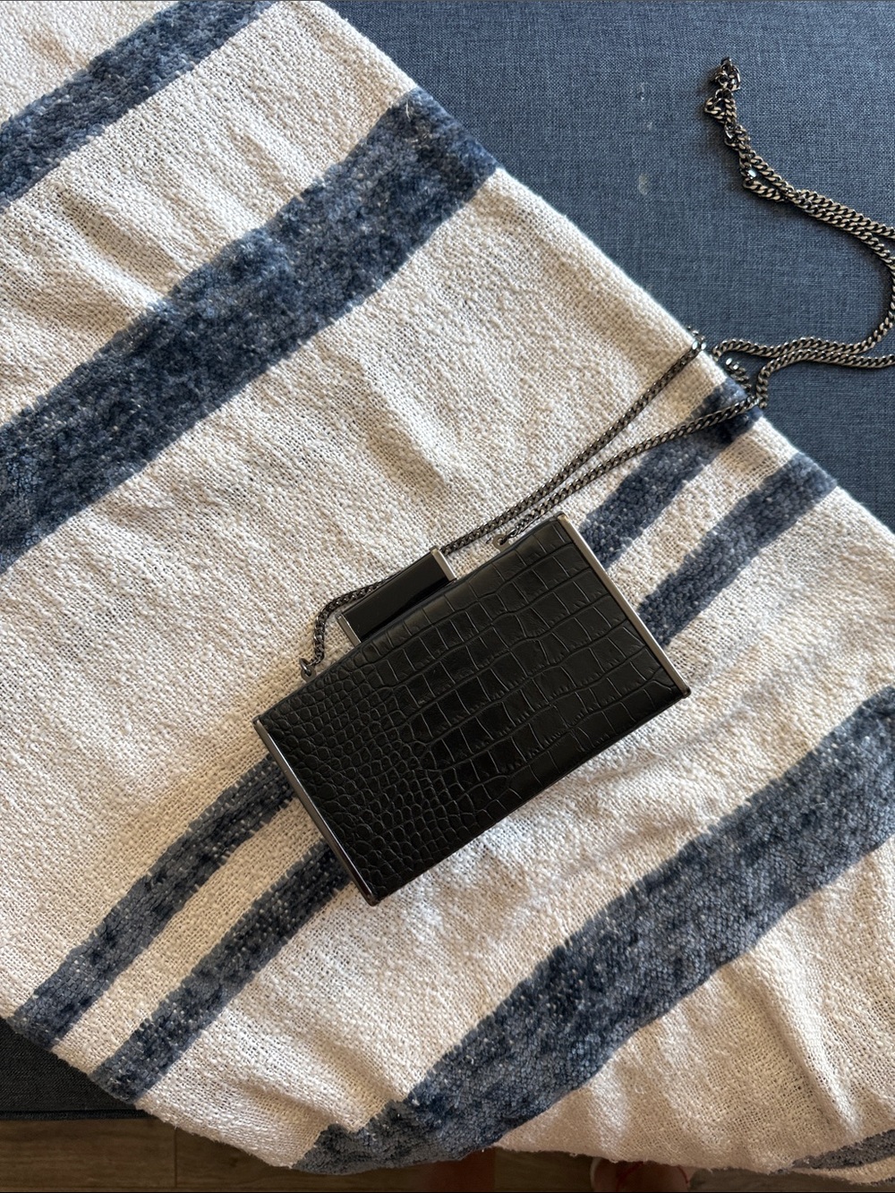 Source Unknown Black Croc-Embossed Box Clutch with Chain
